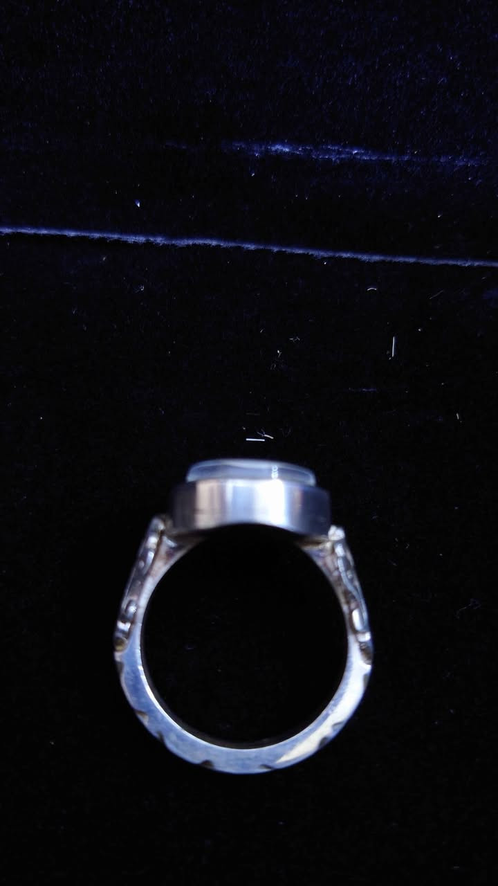 در نجف طبيعي صياغة يدوي للاستاذ جلال فتحيان وخط يدوي السعر 85الف العنوان بغداد زعفرانية فضه 925 الهاتف *********** بغداد, العراق
