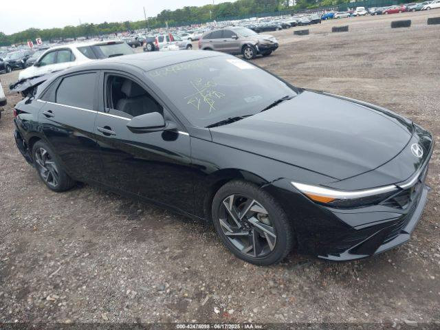 السلام عليكم النترا ٢٤ فووول ما عدا الجلد ماشيه تقريبآ ١٩الف حادثها كدامك رقم بغداد اللاستفسار الاتصال على الرقم*********** 
***********
