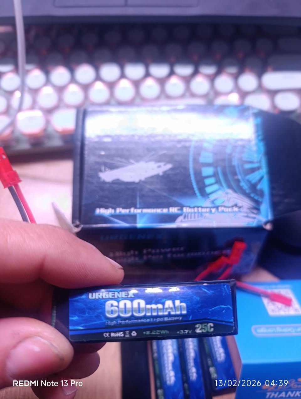 بطاریە 600mah 
1s 
مع شاحینە


**إذا كنت صاحب هذا الإعلان وتريد حذفه لأي سبب، رجاءا أرسل رسالة إلى الدعم الفني**