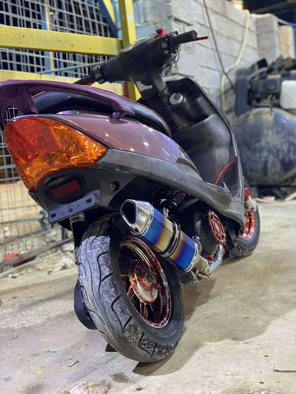 السلام عليكم دراجه نوع ماكس عدله فول تزويد بوشه 55كفرات لون مميز دراجه مفوله من معدل ونهضه اطيك على الشرط ربع ما تخسر عليهه السعر 650وبيهه مجال و المو شراي يسمع غير حجي ***********
