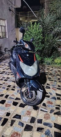سكنس للبيع نقص باتري وقبق هندر وقبق بانزين وجوزة فقط شغالة الدراجة بس ...