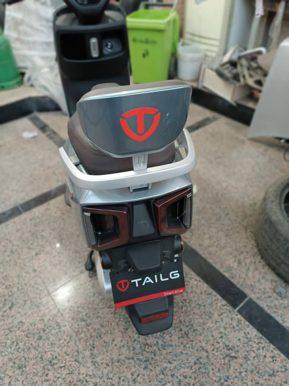 سلام عليكم اخوتي دراجه استعمال قليل للبيع مكاني قبله حي الجامعه ***********
