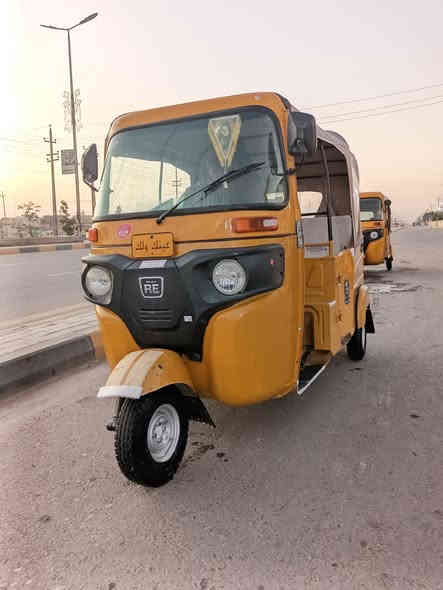 سلام عليكم تكتك للبيع موديل 21 شهر 5 اوراق وكيله شاكر تكتك بيه صبغ بل صفحه.
ومكينه بس بوشه وبستم تكتك جاهزه تخم تاير جبلي دوشمه كاعيات سعر 5700 وبيه مجال الاشفسار *********** ما متواجد فيس
