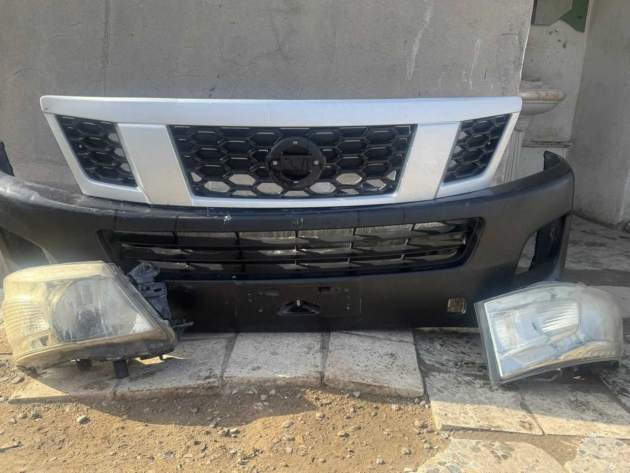 السلام عليكم ً/شباك ودعاميه وبلاجكتورات ومازدات2015مثل ما موضحات بتصوير *********** مكان بغداد الكماليه مكلف بنشر
