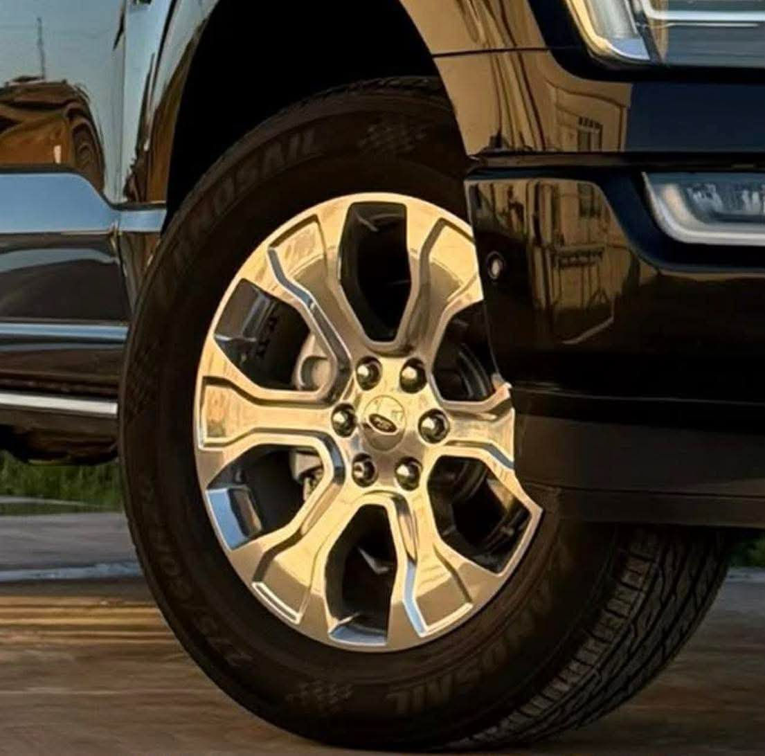 السلام عليكم
ويالة  وتايرات بلاتنيوم كاملات وية لستدات موديل2022


**إذا كنت صاحب هذا الإعلان وتريد حذفه لأي سبب، رجاءا أرسل رسالة إلى الدعم الفني**