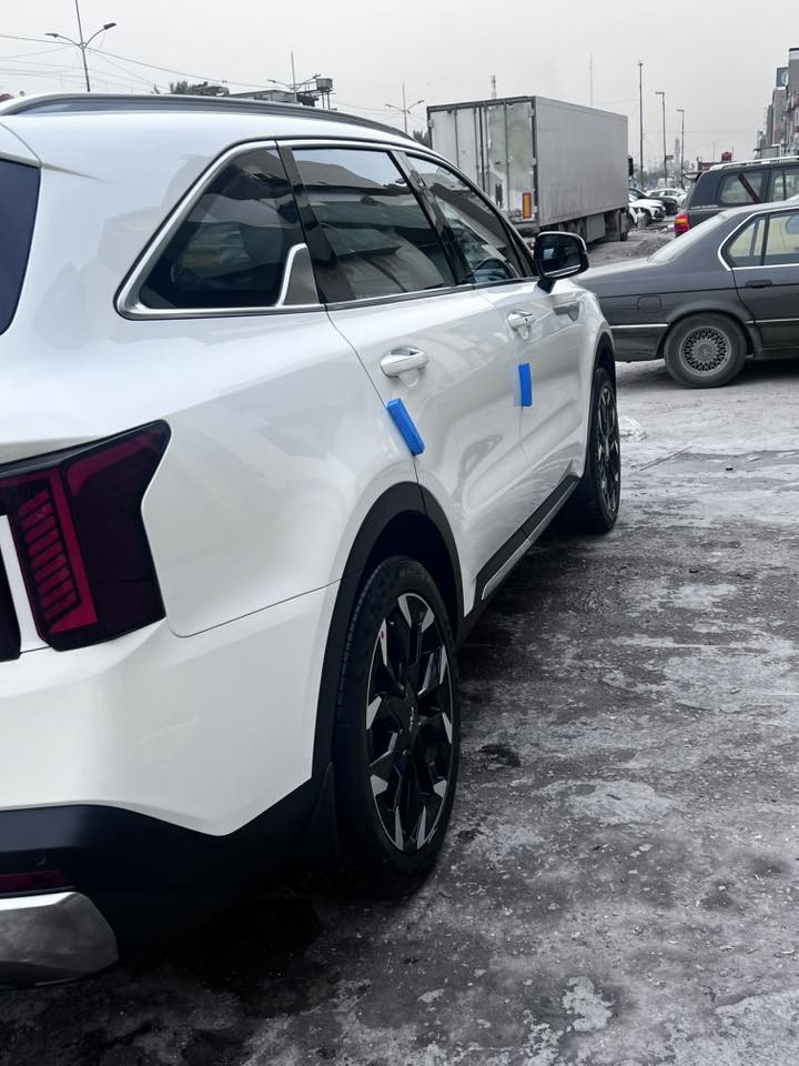 السلام عليكم ورحمه الله وبركاته سورنتو موديل 25  خليجي ماشيه 16  الف بحاله الوكاله شركه الدوليه باسمي بغداد مكينه 2500   سلندر 4 
كشنات كهرباء عدد 2 
شفتات 
كير ماوس 
مري طي 
ترحيب 
ويل 20 
280$  وبيهة مجال والي ميعجبه السعر خل يتخطة المنشور وتحياتي للجميع 
***********
