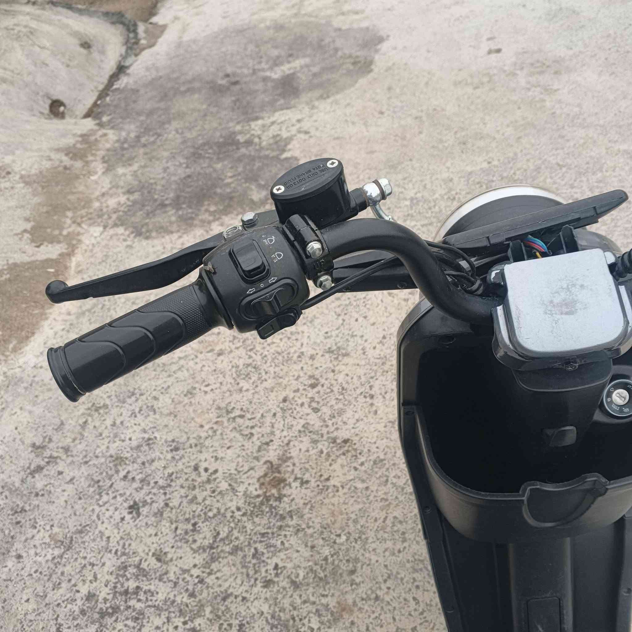 السلام عليكم دراجه ار 9 للبيع موديل 2025 دراجه ما صار شهرين بدلت بطاريات ويلي 32 امبير الدراجه فقط مكسوره شاشتها الدراجه النظيفه توصل توصل بالشحن الوحده 34 كيلو متر الدراجه ثلاث نمر سرعه تعبر 65 الدراجه كل شيء شغال بيها دراجه بديتله بطاريات ب 200,000 العنوان ديالى بعقوبه تقاطع القدس سعر الدراجه قفل 350,000 للتواصل ع علق وانا ارد عليك على الخاص


**إذا كنت صاحب هذا الإعلان وتريد حذفه لأي سبب، رجاءا أرسل رسالة إلى الدعم الفني**