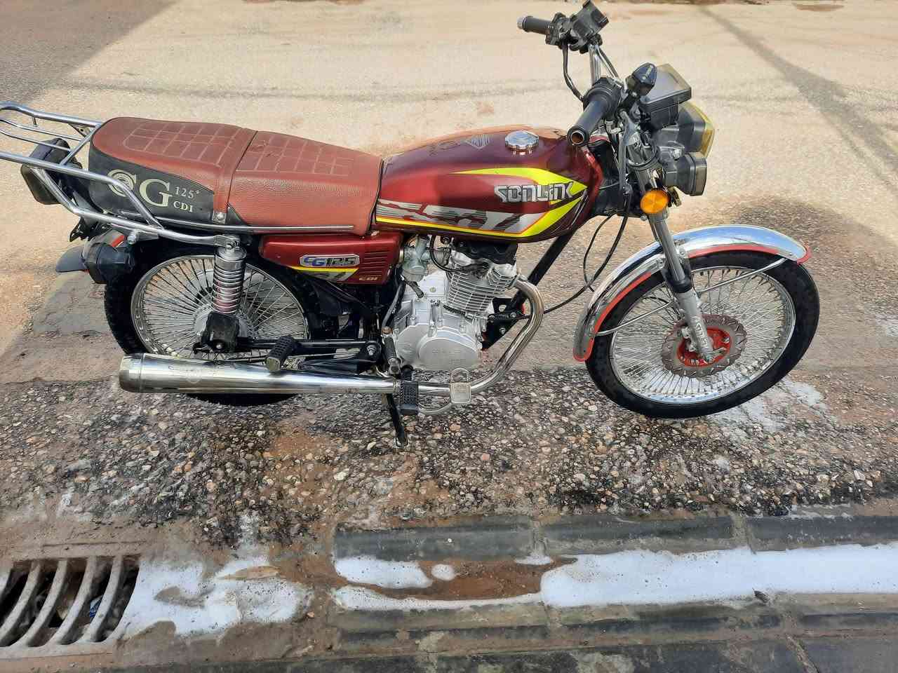 سولنك ايراني نفخ موديل 25 أوراق كامله سكنر  شاشه ايباد مقدم دسك ب ٦٧٥ و بيها مجال  مكاني نجف حي العسكري   ***********
