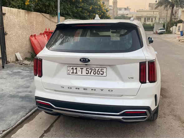 السلام عليكم
سورنتو 7 راكب موديل 2021 خليجيه مكفوله 
حجم المكينه 3500 V6
ماشيه 49 الف كيلو
فول مواصفات
بانوراما
بصمه
كشنات جلد +كهرباء
كير ماوس
هاند بريك كهربائي + اوتو هولد 
شاشة كبيره
تبريد بيانو
ثلاث وضعيات قياده
حساسات امامي خلفي
لدات امامي خلفي
مري شفط
تبريد 3 قطع مناخ منفصل
إناره محيطيه
بردات خلفيه
صندوق كهرباء +كشنات خلفيه كهربائيه
ملاحظه
السياره بيها شخط بسيط ممبين بالباب الخلفيه الوره السايق وطخه بسيطه نهاية الباب الوره السكن والجاملغ الامامي اليمنه بي رصعه بسيطه وتكحيل بسيط بالدعاميه الاماميه
كل الملاحظات موضحه بالصور
اني عايفها على حطتها لان ممأثره على شكلها 
السياره مكفوله من الصبغ والبارد 
تبديلات الدهن كلها بالدوليه 
مكاني بغداد الكرخ
اليرموك او المنصور 
للاستفسار 
‏‭0790 554 2172
السعر  290$ ورقه‬ بغداد
