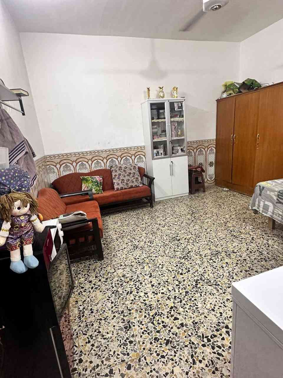 سلام عليكم بيت ١٠٠ متر زراعي سند 25   مكان الامين ثانيه سده كاع بيت غالم شاره 10 بيت جدا نضيف ومرتب  
رقم تلفون ***********  بي واتساب ودخل خاص بيك خير ودلل  (3 غرف نوم كبار مطبخ حار بارد  البيت كامل مابي اي نقص شتايكر كامل
