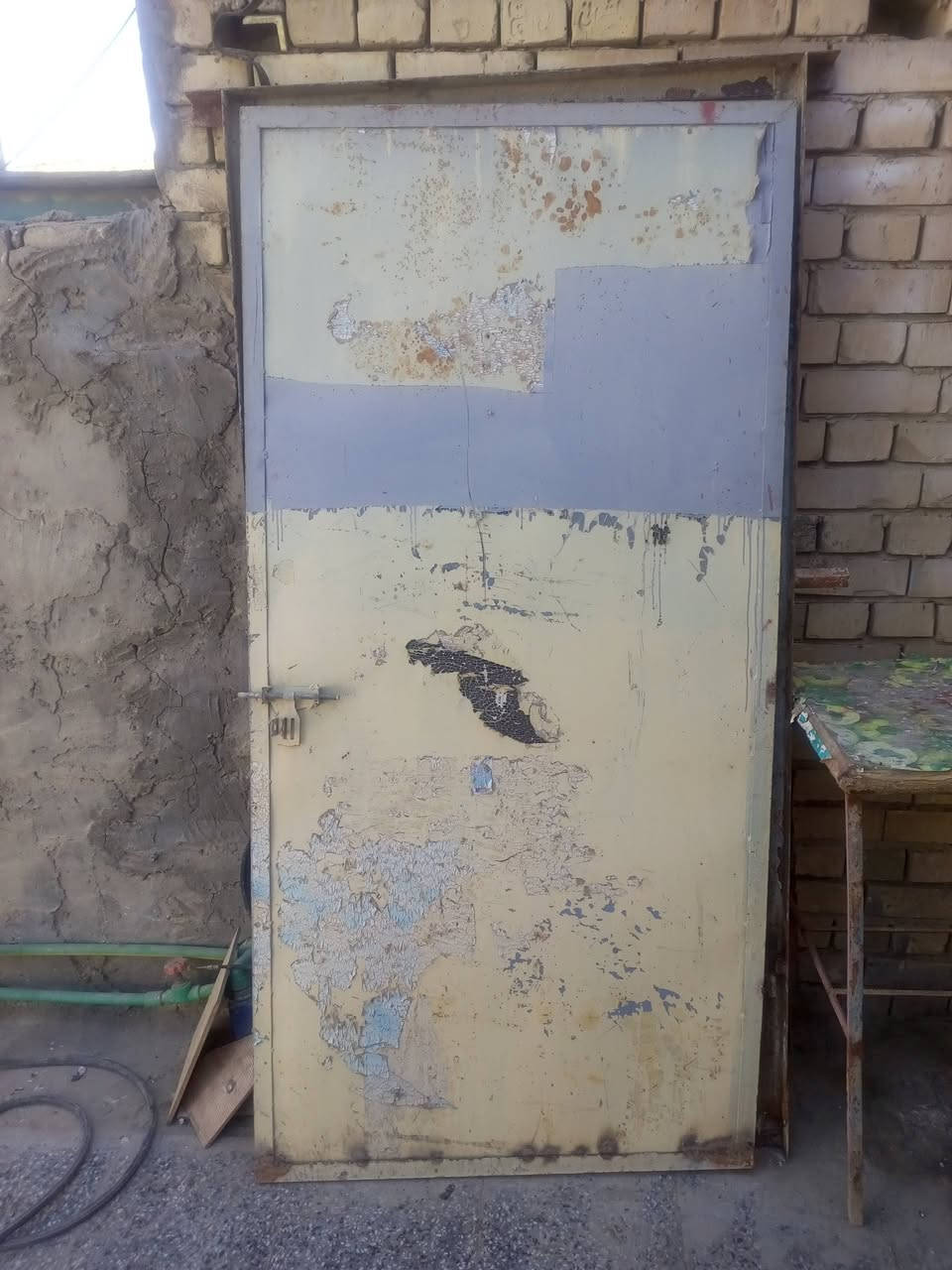 باب للبيع الطول 190 والعرض متر مكاني حله مفرك عنانه ***********
