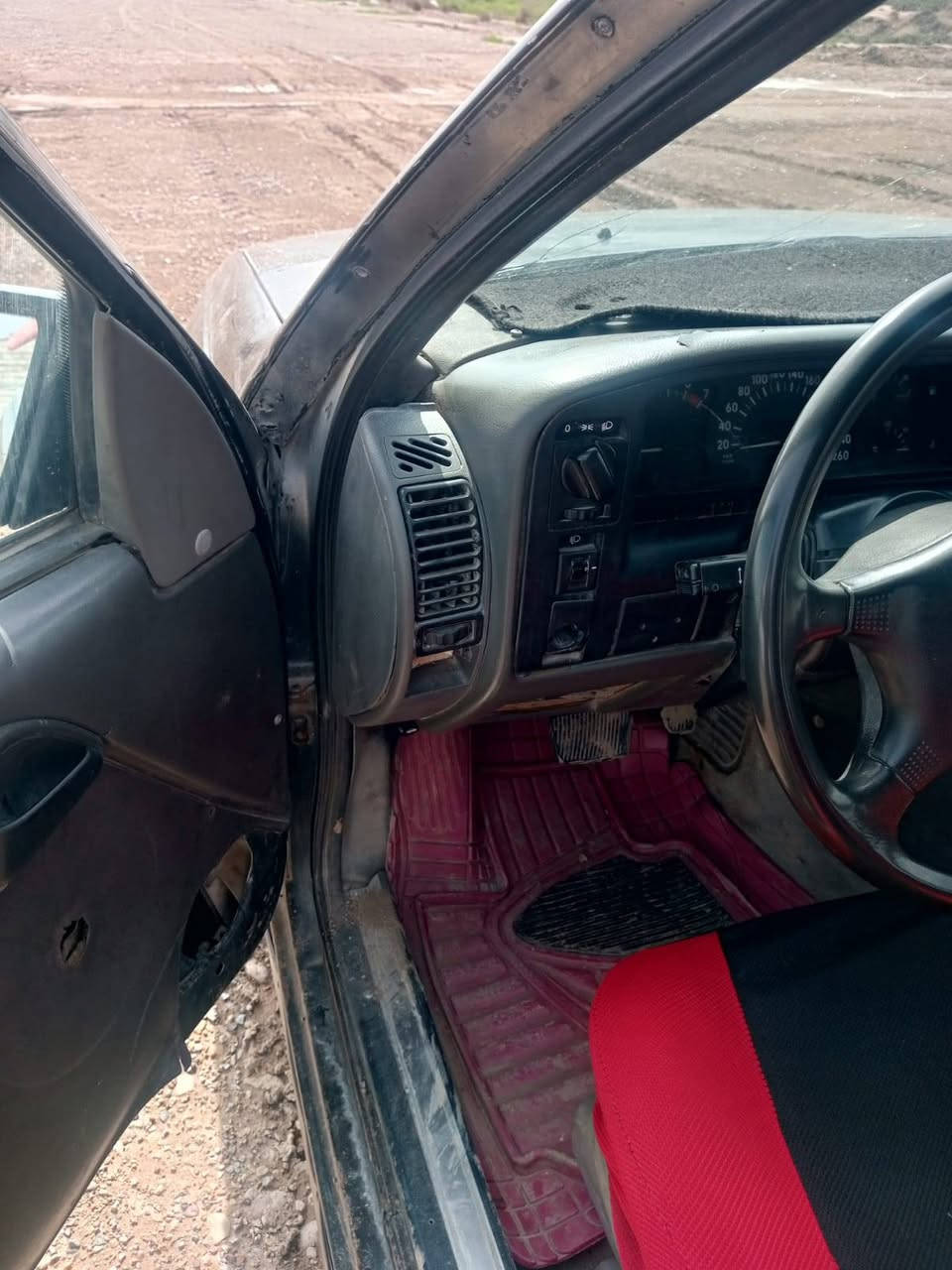 السلام عليكم ورحمه الله وبركاته سياره نوع اوبل اوميكا موديل 93 كير محرك بطه ابشرط لا تنقيص والا تبخير سياره ابلاديه مابيه صبغ السياره بيه جراد قماره وبنيد كير اوتماتيك جديد ومحرك بشرط السعر 25 وبيه مجال قليل  حتى أصل تبريد كله غراض التبريد موجوده حتى الفان شغال سياره. بيه تراي حديث غرفته كلش حلوه تخم تاير صدر جديد رقم ديالى مكان السياره ديالى الخالص ناحية السلام دلي عباس رقم صاحب المنشور ***********
