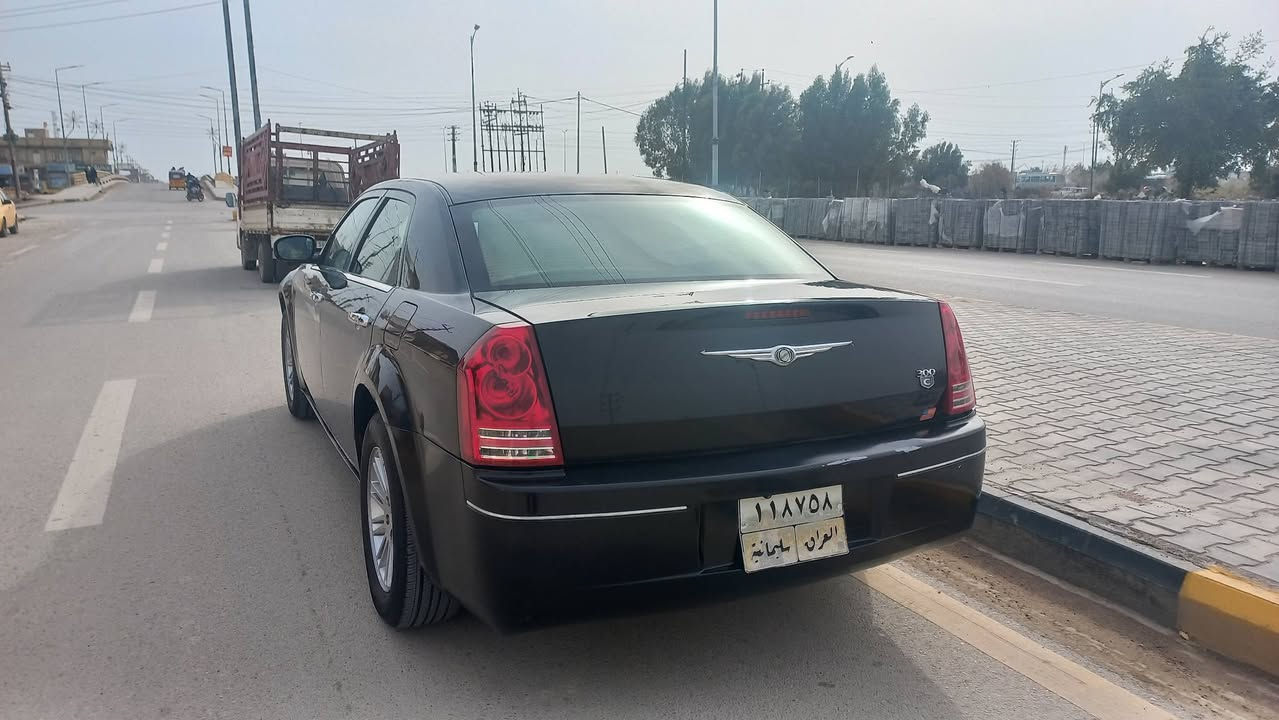 اوباما موديل 10
حداديه جديده 
تخم تاير 
مكينه وكير جدد
بيه طختين خفيفات قطعه وحده تبديل موضحات بالسونار 
سعر 115
***********
