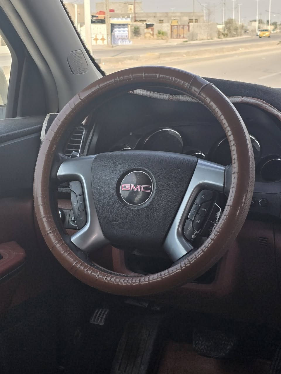 السلام عليكم سيارة جمسي اكاينا الفين وثمانية جاهزة من كلشي رقم مشروع وطني بأي محافظة تتحول سياره نظيفة سبعه راكب عائليه رقم بغداد السعر 95 وبيه مجال للشراي مكان البصرة قضاء الدير للاستفسار على الهاتف والواتساب ***********
ملاحظة انا مكلف بنشر والاتصال على رقم الموجود داخل المنشور
