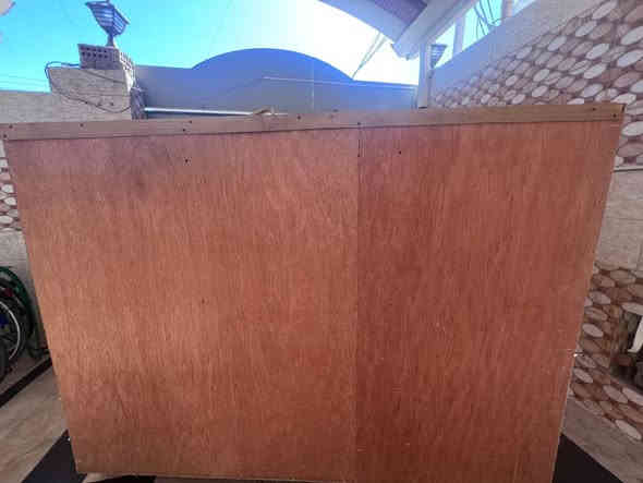 سلام عليكم قفص طيور للبيع السعر 100 العنوان النجف حي ميسان ***********
