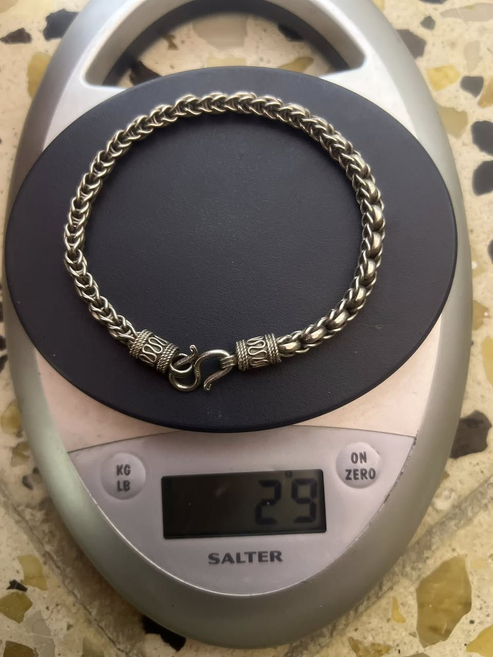 السلام عليكم فضه جديد سبحه وسوارات عدد ٢ أوزانهم بالصور سعر الغرام ٤.٥٠٠ مكاني بغداد


**إذا كنت صاحب هذا الإعلان وتريد حذفه لأي سبب، رجاءا أرسل رسالة إلى الدعم الفني**