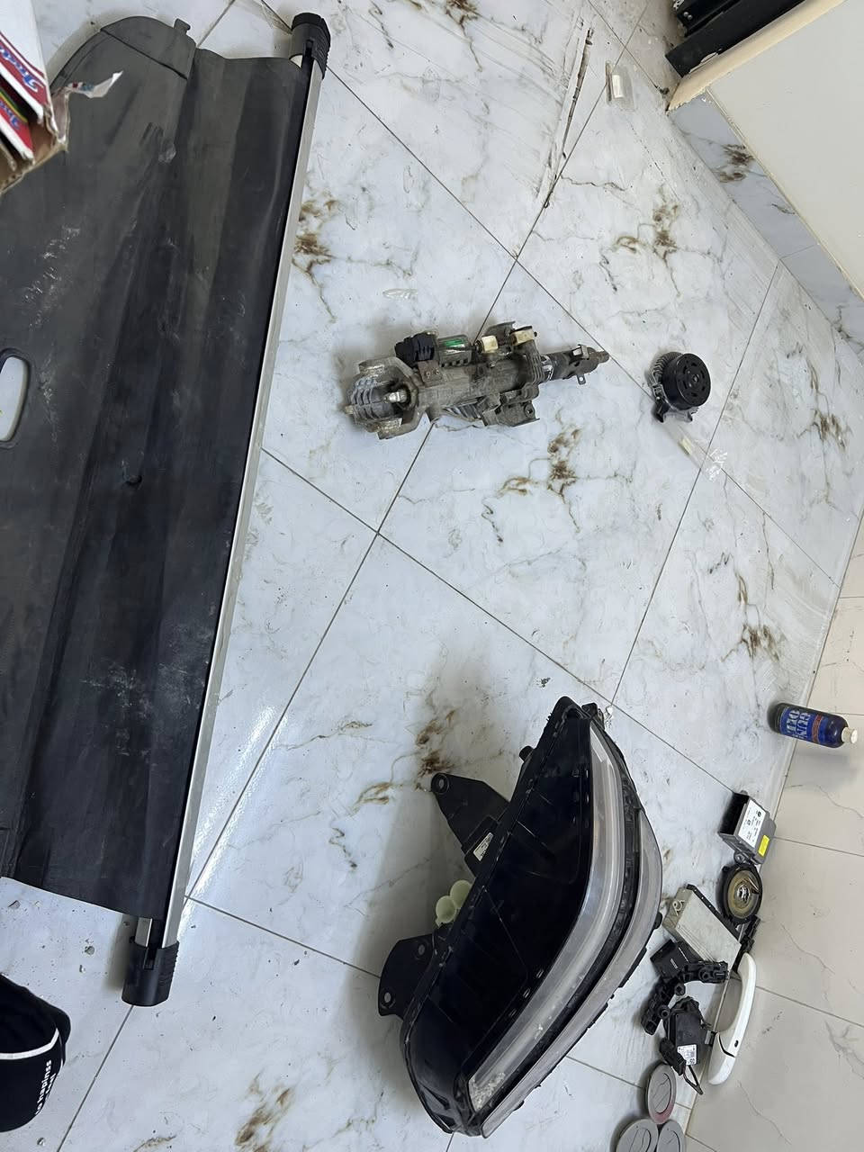 ‏سلام عليكم أي شيء تريده من قطع غيار جينيسيس يجي واتساب***********
