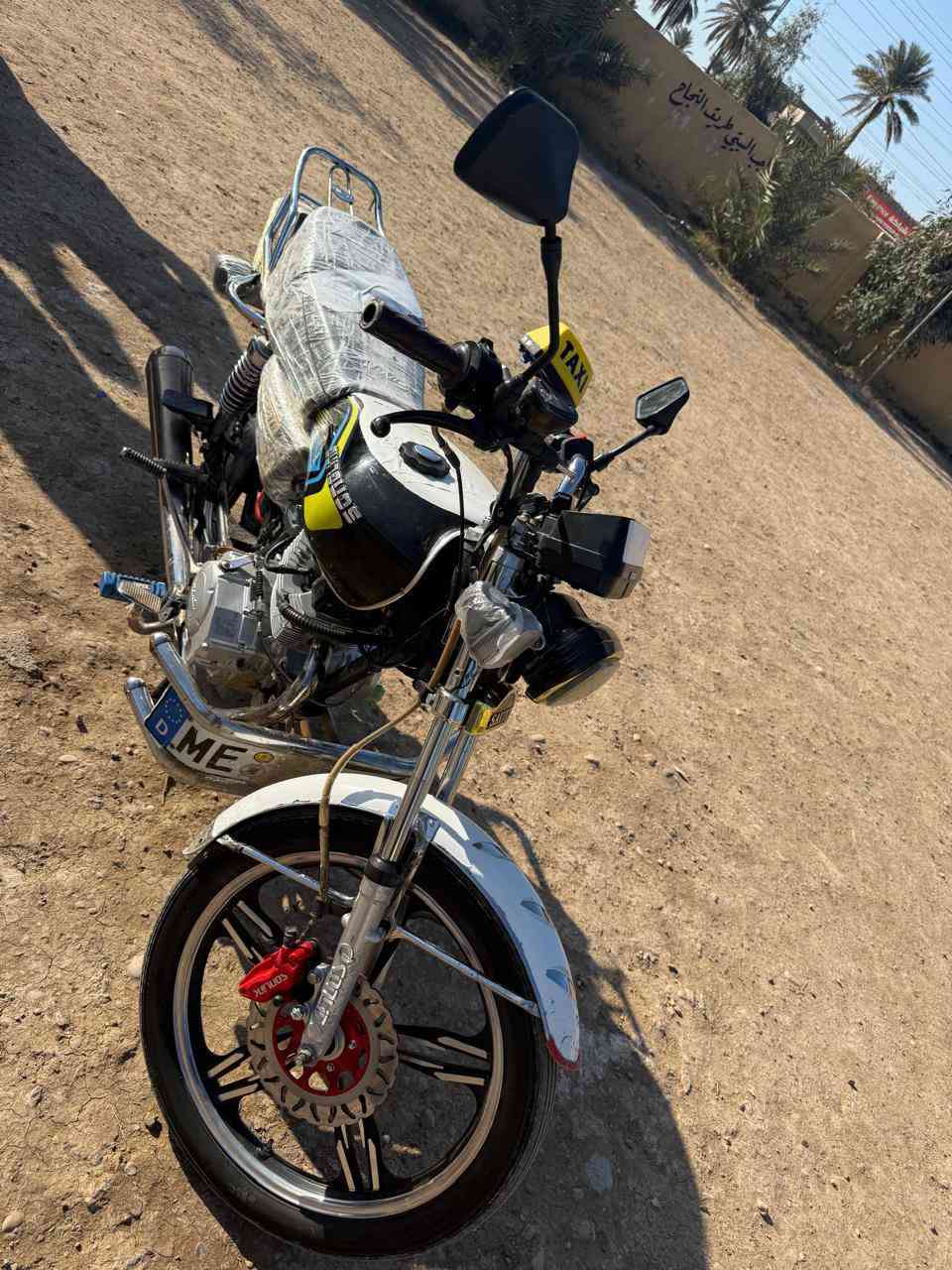 السلام عليكم دراجه سيفان موديل ٢٣ محرك 200cc أورق كامل كهربائيات سلف هندر اشاير لايت عالي ناصي نشرات كامله مكينه خير من الله مكينه شلعه تايرات جدد دبلات خلفيه او امامي جدد نقص قبق صينيه جوه او الباتري نص عمر 
مكاني تقاطع ابو حسرة شراي يتصل *********** .(سعر550بيها مجال بسيط)بصمه تشغل عن بعد
