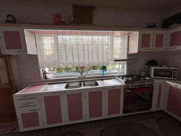 ئەم کەوانتەرە بۆفرۆشتن لە سلێمانیی
زۆر پاکو خاوێنە درێژی 7 مەترە.

بۆ پەیوەندی ***********
