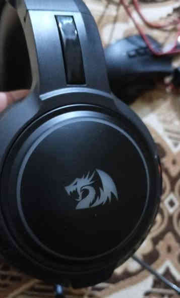 PC للبيع 
CPU :12th Gen intel  i7 12700 

Cooler : 360mm مائي

GPU : RTX 4060Ti Asus Tuf  Gaming - 3 fan 

MB : TUF GAMING B760-PLUS WIFI D4

RAM : 32GB 16x2 3200MHz ARGB Corsair

M.2 : 2TB

PSU : 800w deepcool 

Case : زجاجي ب4 مراوح ادرسبل

مع كيبورد وهيد سيت وماوس من ريد دراگون

السعر مليون و 350

المكان كربلاء المقدسة
هاتف : ***********
