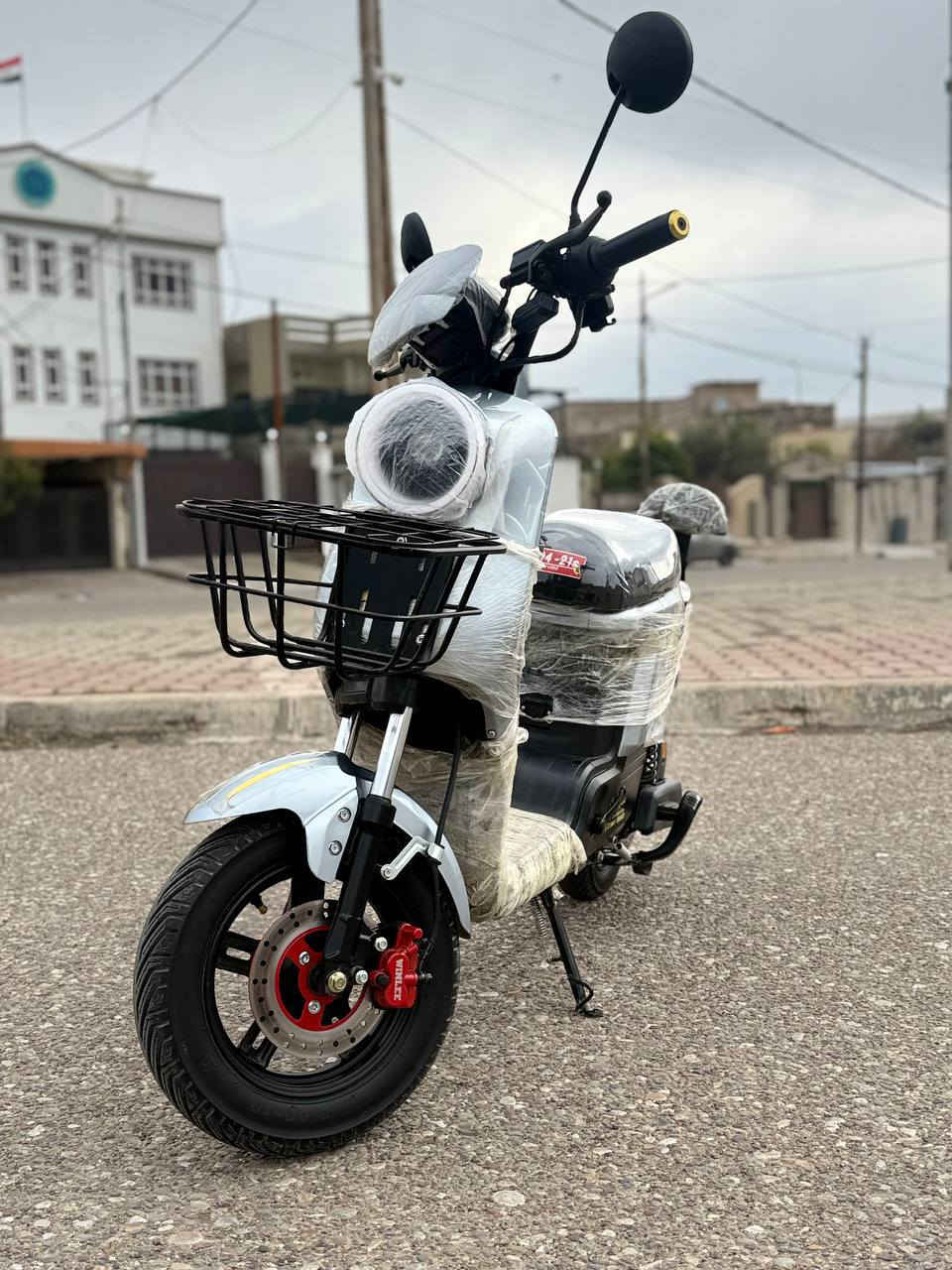 للبيع⚜️
دراجه R9🏍️
2026⚜️
تغليف كشنات حراري⚜️+ستيكرات⚜️
بس سعر التغليف والستيكرات25$💸
5بطاريات🔋WINLEE الاصلي 32امبير 
+ابو الختم+محفور عليه كلمة WINLEE
شرط الفحص⚜️شرط الستيكرات البلاديه لحد هسه ما شايليهن+الغلاف الي يجي ويه الكشن البلادي ضامينه
امرايات جانبية⚜️
بلوتوث📞⚜️
تشغيل عن بعد⚜️+كارت💳+سويج🔑
دبل خلفي غاز⛽+دبل امامي هيدروليك⚜️
شاشه ديجيتال⚜️
اشاره جانبيه🚥⚜️
سرعه 109+حقيقي70✈️
ستاند تليفون📱⚜️
لايت زينون عالي ناصي💡+اضاءهLED⚜️
نظامR+نظامP⚜️
قفل استيرن🔒
نظام سرقه🚳
دراجه بيه مواصفات ما تخلص⚜️
صارله اقل من شهر ونص يمي+الوصل موجود من اخذتها⚜️
السعر خاص💸+مكاني كركوك 
للاستفسار الاتصال على الرقم الموجود جوه⚜️
👇
*********** موجود واتس آب هم⚜️
