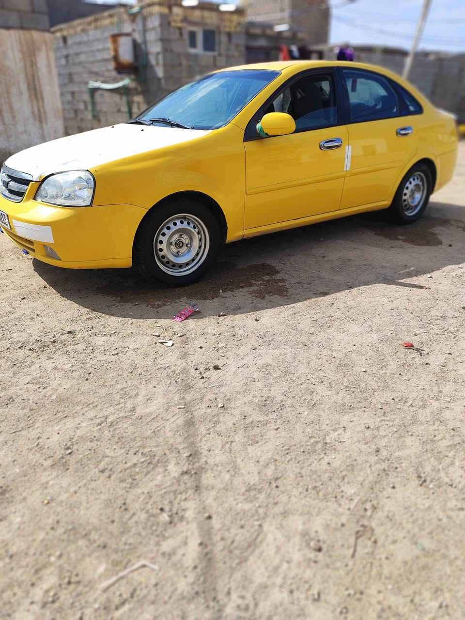 سلام عليكم سياره اوبترا موديل 12 سيارة مكفولة
 ونظيفه محرك كير كله جديد تايرات رقمه بصرة 
( انكليزي )  مصرفة هيئه وغرامات ما مطلوبه ابد 
تريد تحويل تريد وكاله باليعجبك 
راعيه المالك الشرعي ب الناصريه قريب عليه 
السعر 55وبيه مجال حك الجيه مكان السيارة
 ناصرية منطقة السبل قرب سجن الإصلاح 
رقم الهاتف***********
