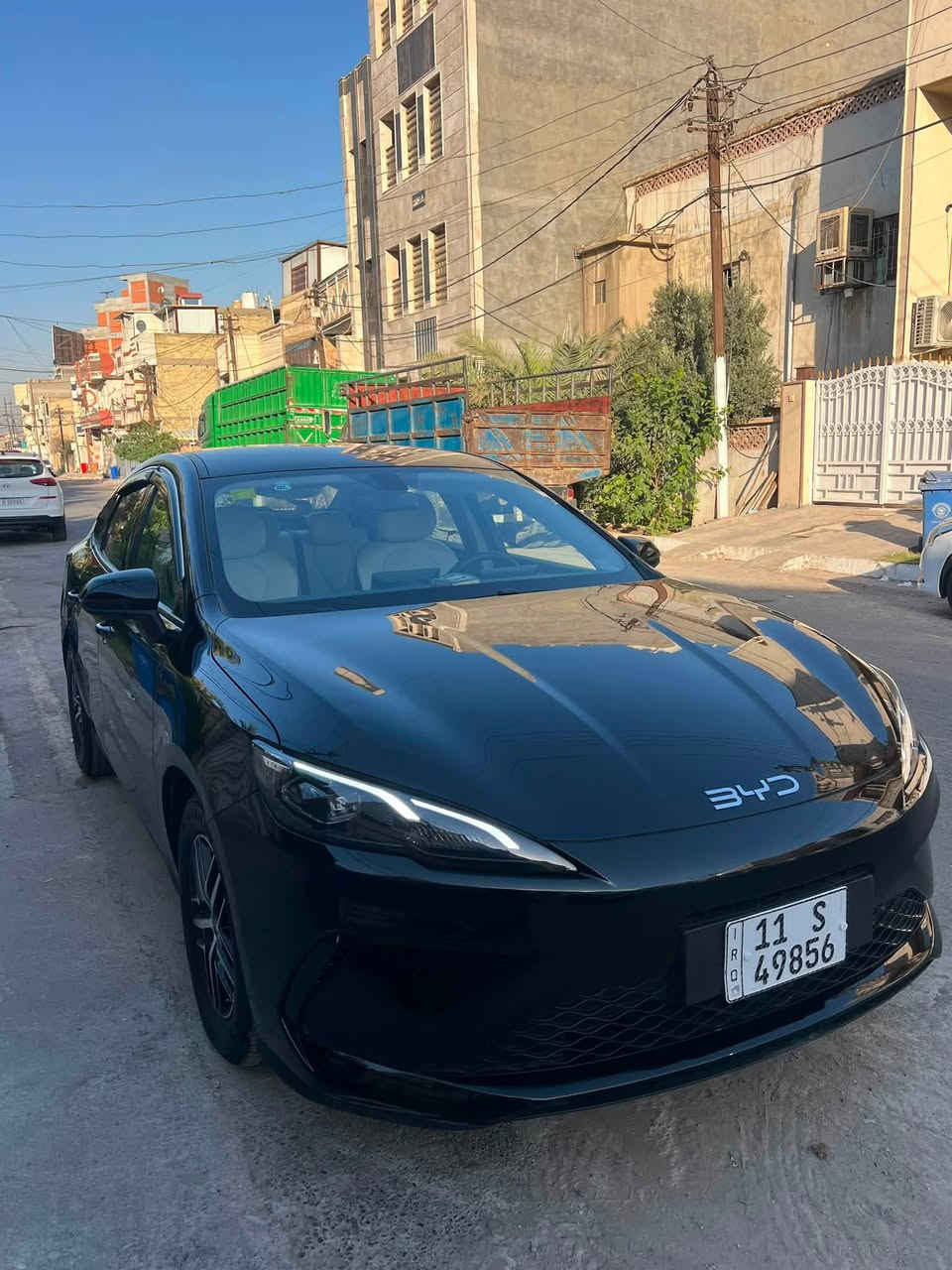 بي واي دي سيل فايف اسود 
رقم بغداد باسمي
ماشيه 19 الف كيلو متر 
السياره بيها هاذ الضرر الموضح ب صور 
رايدها ب 18 و 200 
 سبب البيع : الله شاهد ضربني ابو كيه عبريه وراح قبل الضرر جنت عارضها ب 20 ونص بـس انكسر واهسي بالسياره 
للتواصل :***********
