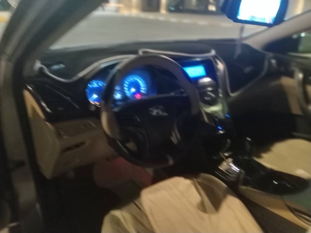 ياالله سلام عليكم سياره نوع هونداي  ازيرا موديل 2012خليجي فول مواصفات واحد عل واحد بصمه بنراما شاشه كامره حساسات تحكم ستيرن جهتين خمسه ويل كب 6سلندر 2قطع تبريد سستم سماعات كشاف زنون كفاله كير مكينه حداديه تخم تاير تبريد تدفىه تبريد ثلج شاير بل مري مري شفط كشنات كهرباىي جلد مكفوله من الحادث والضرب والتبديل والفتح والصبغ سياره جاهزه خير من الله العنوان كربلاء السعر 112وبيه مجال حك الجيه الهاتف ***********بيع فقط
