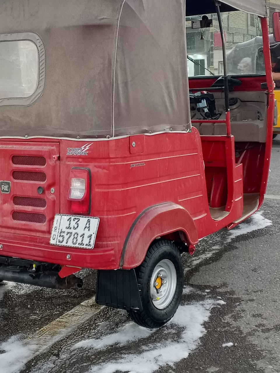 السلام عليكم تكتك للبيع مديل عشرين هاذه رقمي ***********
