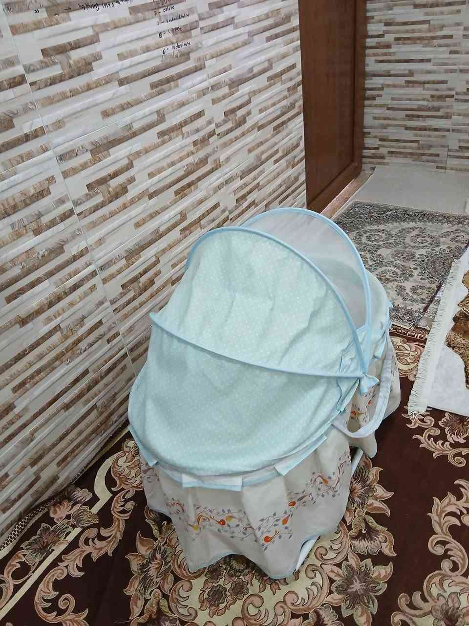 جۆلانێی مناڵ زۆر پاک و تازە و بێعەیب ، ڕائەژەندرێت و کەپری خۆی هەیە
خاوەنەکەی 35 هەزاری پێداوە 
سعری ئێستای زۆر گونجاوەو قفڵی 15 هەزارە
سلێمانی، گەیاندن هەیە*********** السليمانية, العراق
