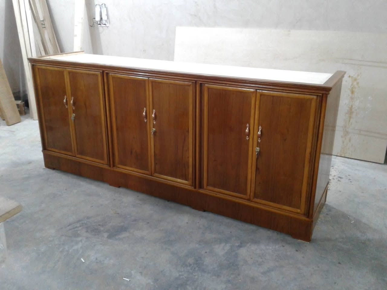 بسم الله الرحمن الرحيم
نجارة ابو نور العبيدي لعمل الاثاث حطاطة 
الرمادي كورنيش الحوز قرب مدرسة جنيد البغدادي 
هاتف *********** واتساب 
ومن الله التوفيق
