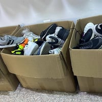 اخر ٣ كراتين قياسات ٣٥ لل٣٩ كل كارتونة ٣٠ قطعة ب١١٠ شامل التوصيل  واذا...