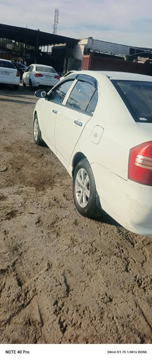 السلام عليكم ليفان موديل 2010 السيارة مكنيه وكير وحداديه السياره جهزه من كلهن كير ومحرك مكفوله تخم تايرات جديد مكان السياره كربلاء المقدسة  السعر ٤٥ بيهه مجال ***********
