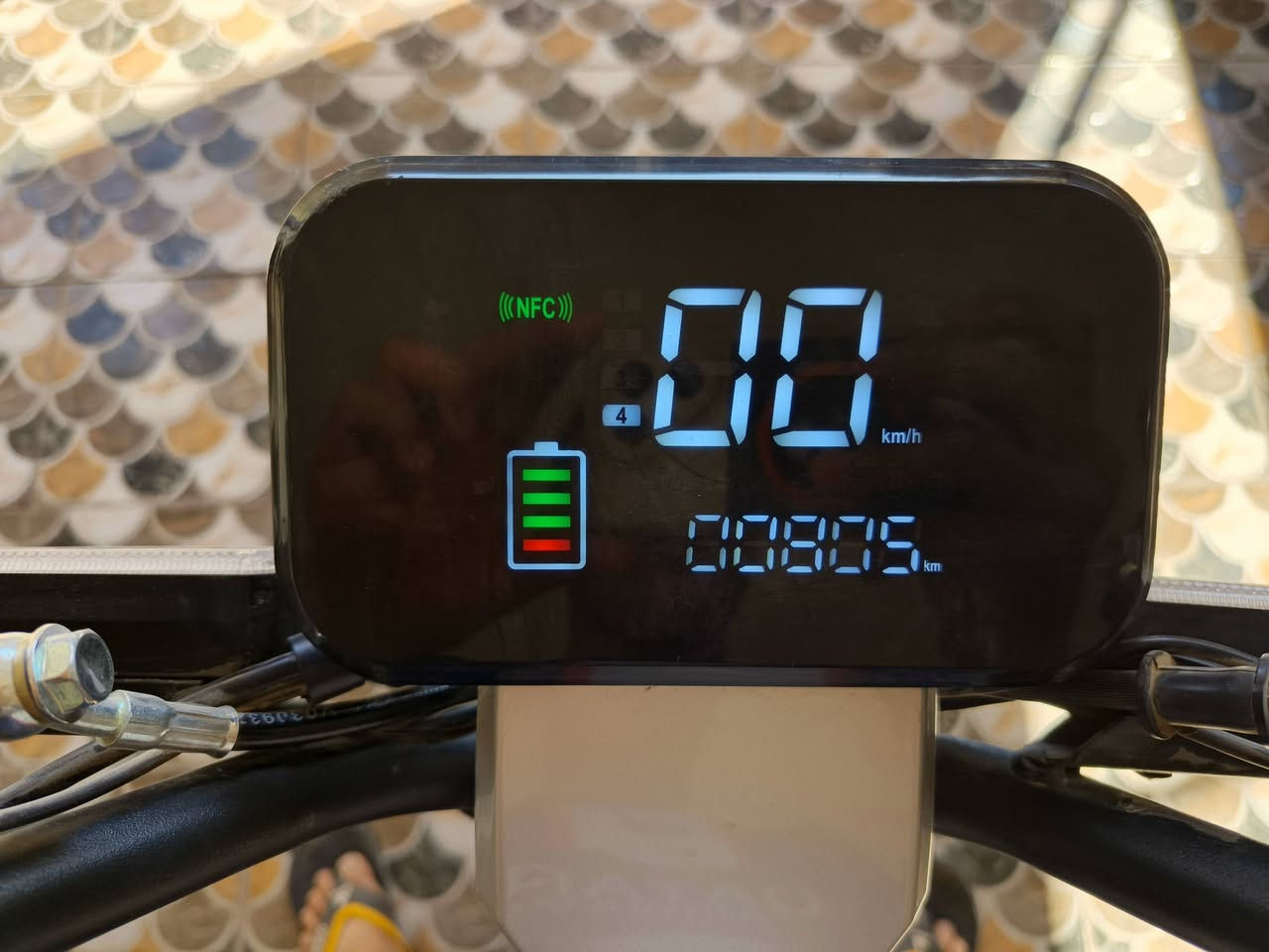 بسم الله الرحمن الرحيم 🌷
بايسكل شحن 🔋⚡
النوع: R9
الشركه: MR. KOREA
عدد البطاريات: 5 ~ 16فولت ونلي ليثيوم
عدد النمر :4
السرعه:99
الحاله: مستخدم  صارلي شهرين من اشتريته اروح بي للمدرسه واجي
المواصفات: فول 1/1
 بريكات دسك امامي وخلفي ~ بصمات 2 وسويجات2 وكارتات2
ملاحظة: السله اني حاطها وره والكشن الوره موجود 
سبب البيع: اشتريت دراجه بانزين
السعر💵:510 الف وبي مجال
للاستفسار : ***********
الموقع : بابل
