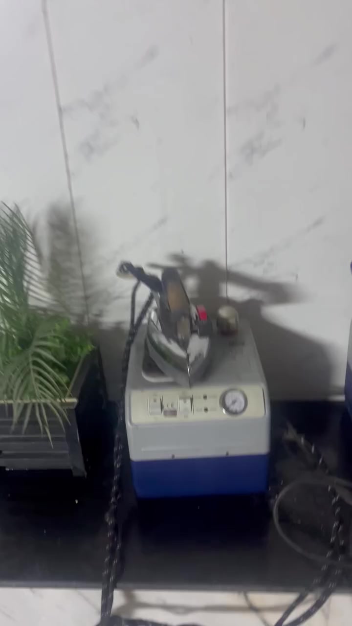 سلام عليكم نورفه مستخدمه العدد ٣الوحده ١٥٠السكن بغداد البلديات تواصل ***********
