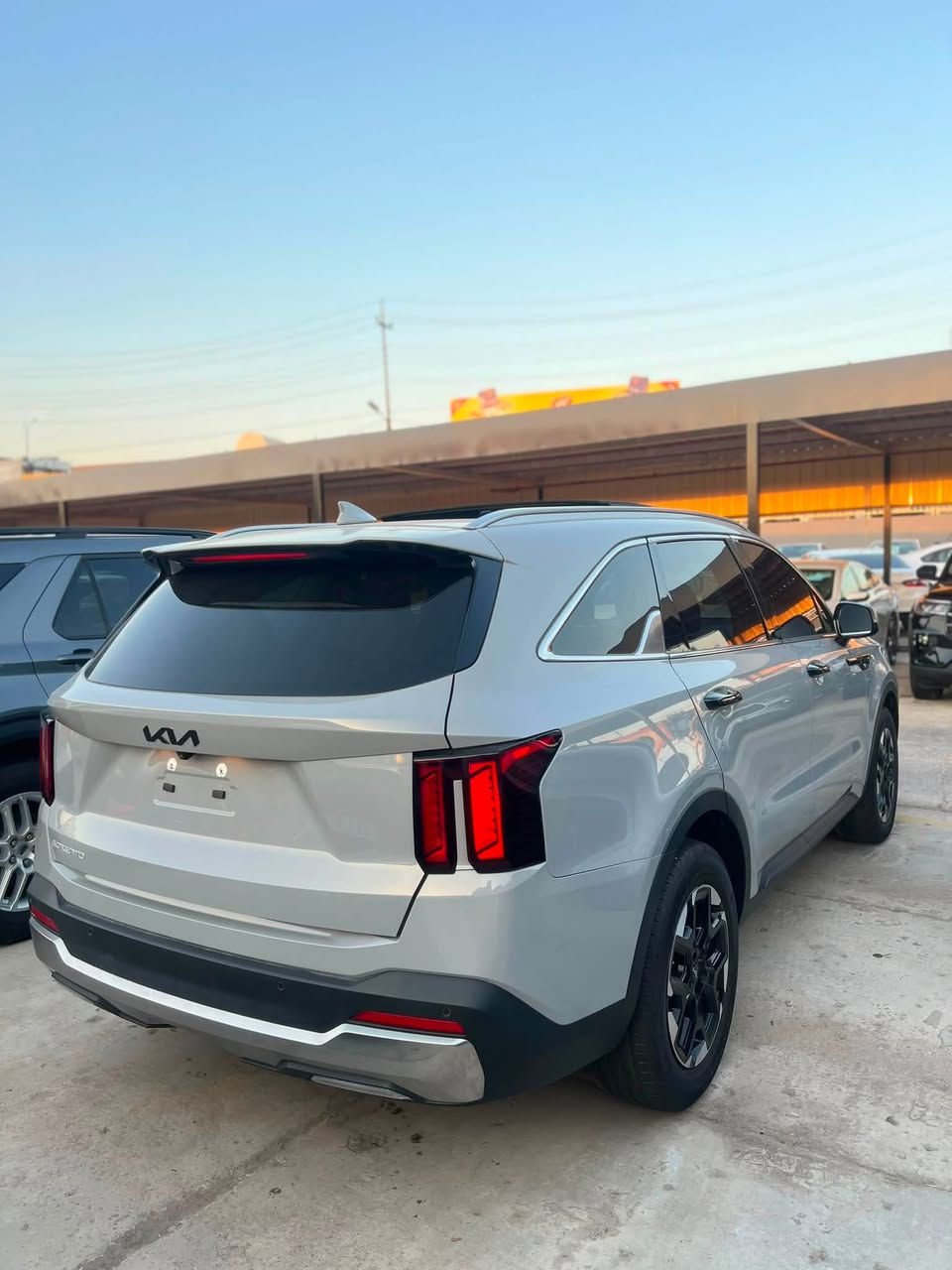 Kia sorento s 2025
وارد امريكي

✅الون سمنتي

ماشي ٨ الف مايل

سيارة فول مواصفات

المحرك ٢٥٠٠ تيربو ٤ سليندر

✅سبعة راكب

بدون رقم بشرط الترقيم شمالي

ضرر سيارة شوي بوند صبوخ

رقم الشاصي 5XYRL4JC6SG332004 

مكان سيارة سليماني

السعر ٢٨٠$$ ورقه

***********
