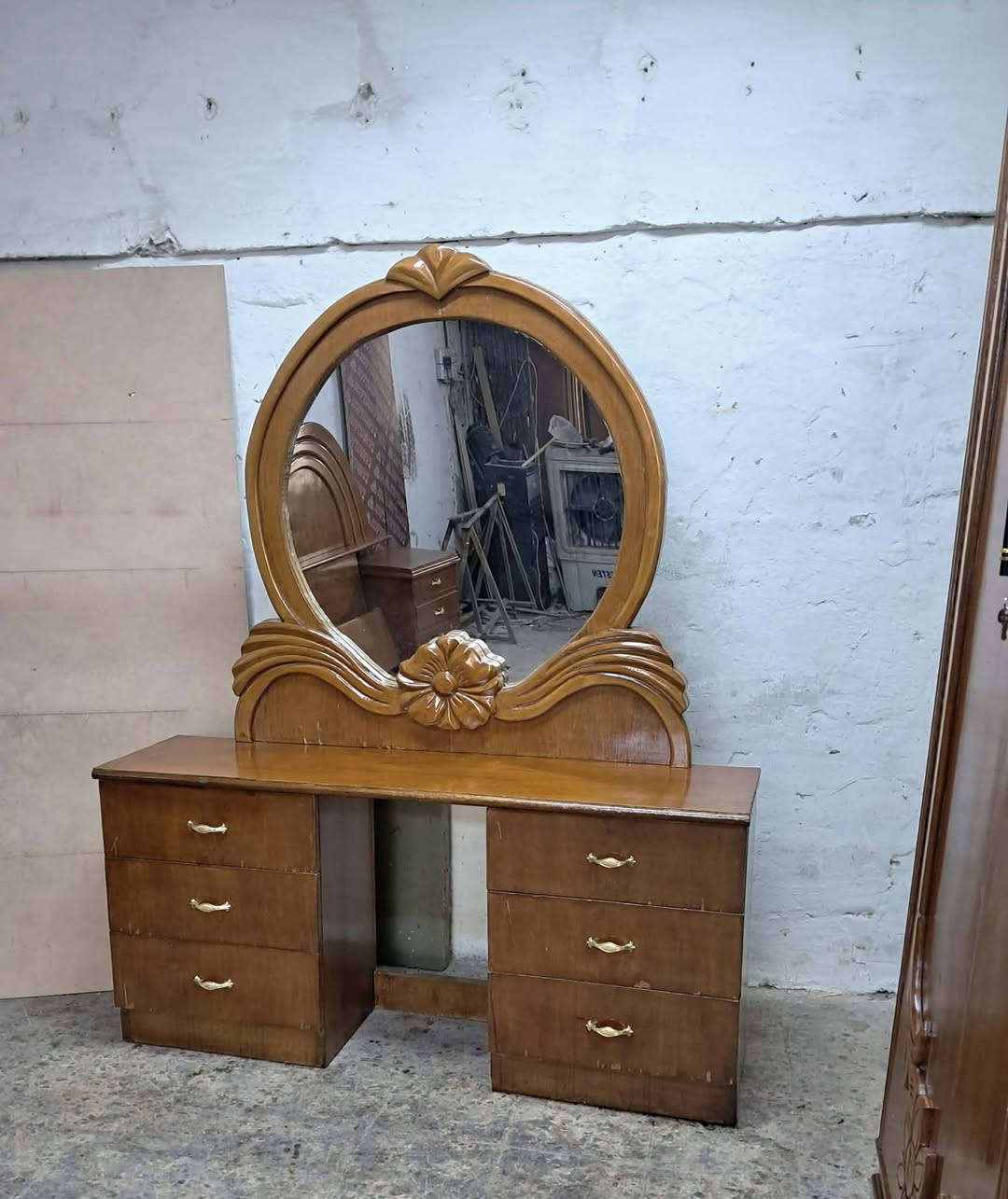 السلام عليكم
غرفه صاج سته باب خشب خارج داخل تكمه  نضيفه 
السعر 600وبيها مجال بسيط جدا
العنوان بغداد البياع


**إذا كنت صاحب هذا الإعلان وتريد حذفه لأي سبب، رجاءا أرسل رسالة إلى الدعم الفني**