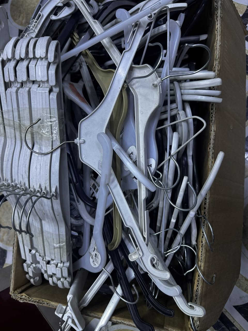 تجهيز محل كامل للبيع
ملكانات نسائيه 

استان دائري طويل

أستان دائري قصير 

جامه عرض 

ميز عرض 

تعاليك AAA

تعاليك متنوعه 

تعاليك بناطير

رفوف متحركه 

الاستفسار ***********
