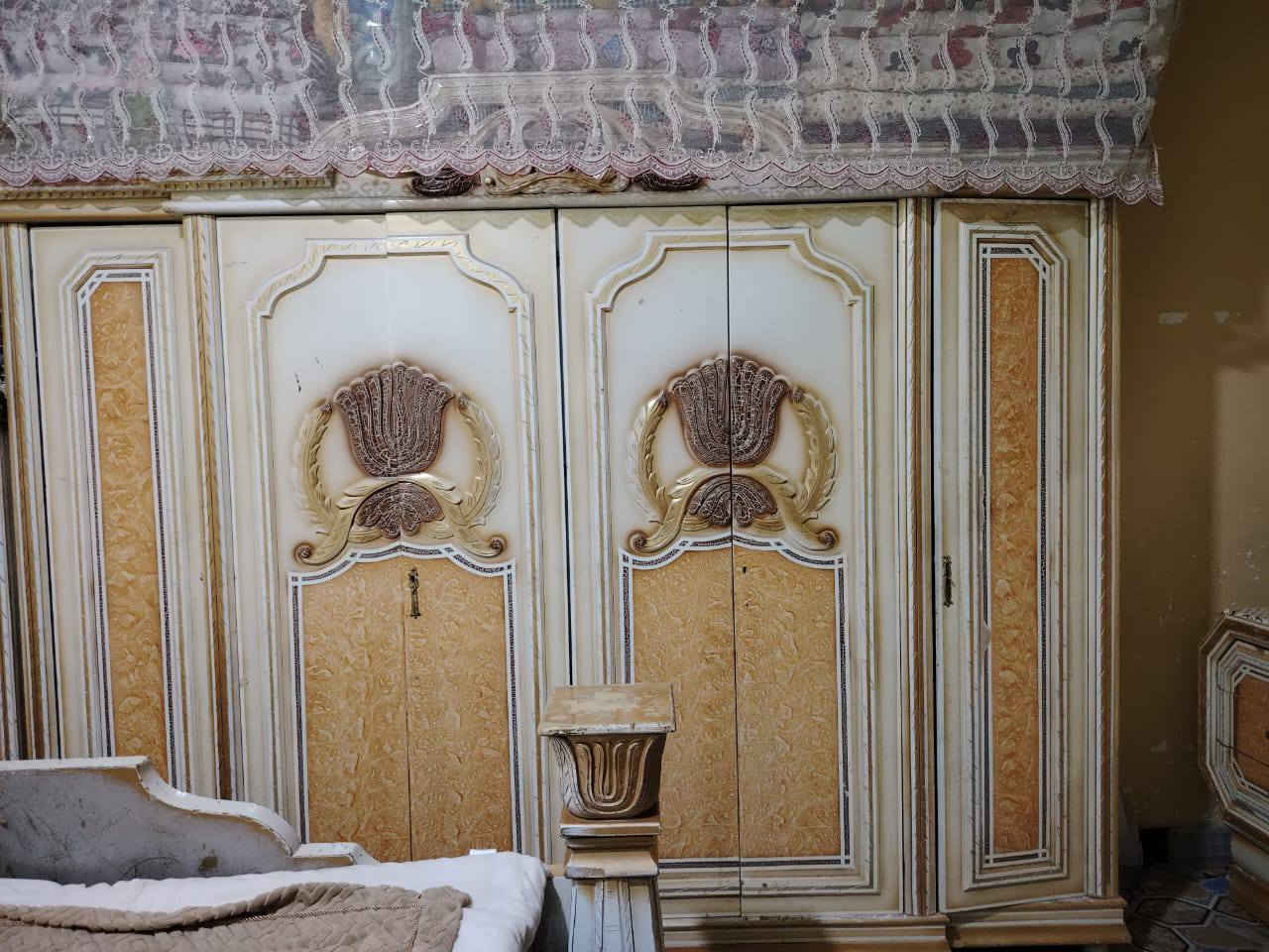 غرفه كويتيه مستعمله السعر 400 الف
مكاني البصره الزبير الغرفه نقصه تختات  للستفسار ***********
