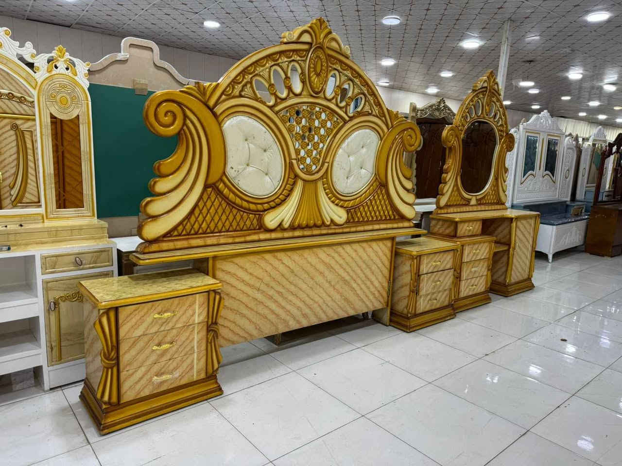 ‎غرفة اخشاب للبيع كنتور ستة باب وجرباية مع الميز الجرباية عدد أثنين و ميز التواليت‎ كربلاء, العراق


**إذا كنت صاحب هذا الإعلان وتريد حذفه لأي سبب، رجاءا أرسل رسالة إلى الدعم الفني**