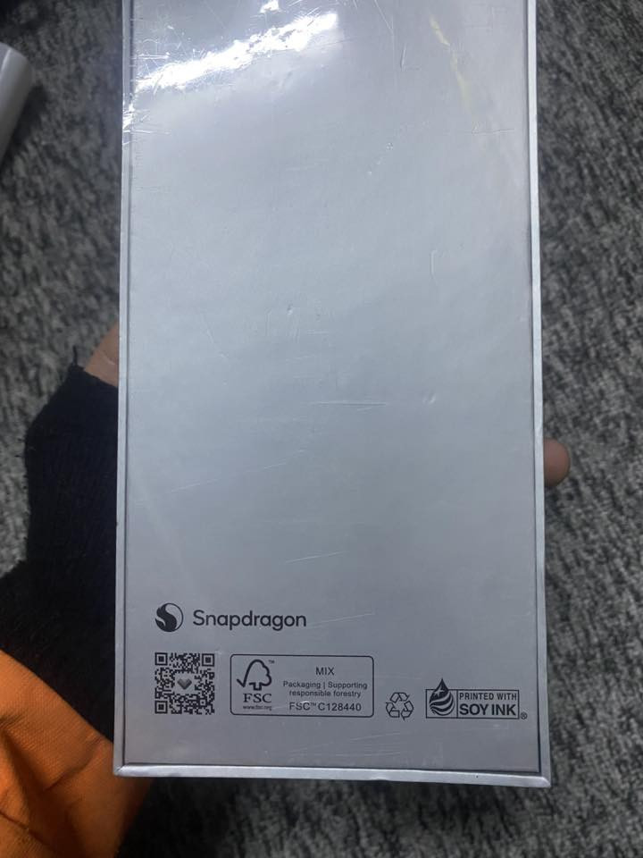 هونر ماجك 8 برو جديد صار يومين من مشتري بعده ما مفتوح من الكارتونه بعده بالضمان مالته 
السعر 1.300 الف
***********
