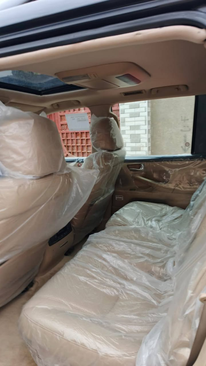 السلام عليكم رمضان كريم وتقبل الله صيامكم لكزس موديل 10 سياره جديده حيل بها قطعتين صبغ ماشيه 260 سياره على وضع الشركه رقم اربيل تحويل وكاله شنو يعجبك موجود سياره ما بيها اي نقص نهائيا بالعافيه علي اخذها السعر المطلوب 295 بيع ومراوس العنوان ذي قار الفجر ***********
