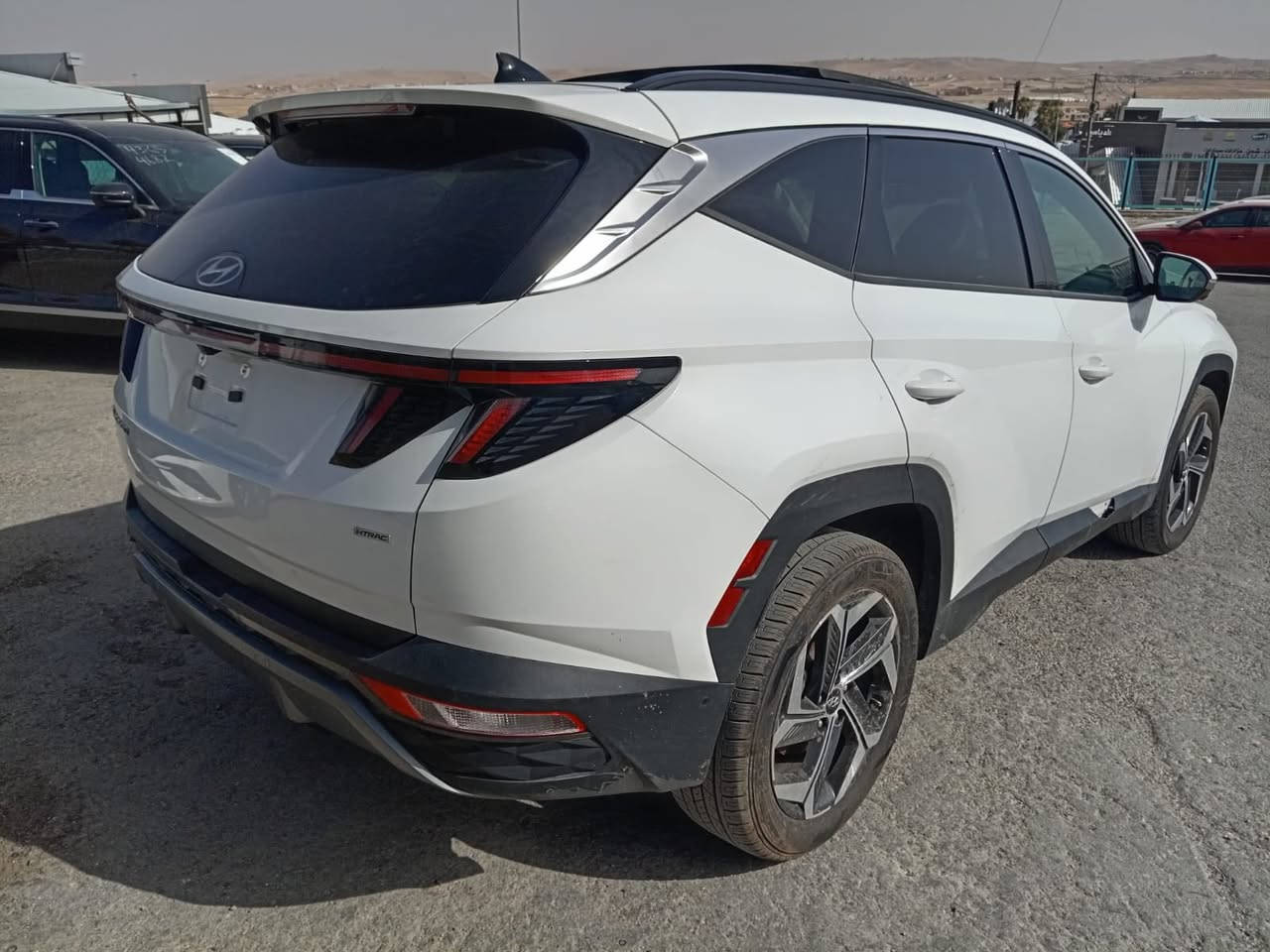 بسم الله الرحمين الرحيم.                                 

نوع السيارة🚘✅ هونداي توسان/  الموديل 2024.     

حجم المحرك🚕🚕🚕2500🚦🚦.                                                                  
   
  مواصفات السيارة ( فول مواصفات) كل المواصفات بيه
السيارة موجود ✅بالاردن  🚗المنطقة الحرة الزرقاء                    

الضرر واضح بالصور ✅ بدون ارباك  🚘السيارة تشتغل وتمشي.   

الاستفسار او التصال  على الرقم  ***********             

او مراسلة واتساب على الرقم الاردني 00962797080658. 

عنوان المعرض🛣️🛣️⬅️شارع 18 شمال المنطقه  الحرة🚗🚗

           (اتصل وتدلل بالخدمة).

