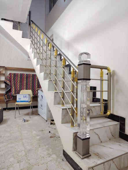 سعر المتر الدائري  بوري1,5 /33/الف كرسته وعمل
سعر المتر بوري  2 ملم/ 35/الف 
سعر المتر بوري الكريمي المدور /35 /الف
ملاحظه/ سعر المتر الدرج الدائري/ 38/ الف  
ملاحظه/ عمل أربع خطوط 
سعر المتر الجام 10 ملم القطع /60/الف واكو/65/الف
سعر المتر المربع لون صاجي والسنديان/65/الف 
سعر المتر المربع لون الاسود والشباني /55/الف
والدنكه العاديه تعتبر متر 
سعر الدنكه الكرستال/125/الف واكو/135/الف 
سعر الرمانه /2500/ الف
نعمل أفضل المحجرات الامنيوم التركية وبجميع الالوان 
للاستفسار مراسلة الصفحه او اتصال واتساب 
*********** عنوان بغداد مجرد تتصل نجيك الباب البيت
