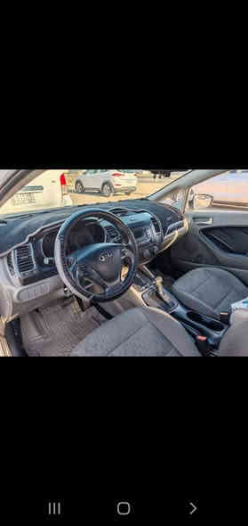 سيراتو 2016  بيه جاملغ خليجي 
حساسات امامي خلفي 
لد امامي خلفي 
اشاير مري + مري شفط 

مثبت سرعه 
ثلاث انضمه قياده (نورمايل-ايكو - اسبورت)
تبريد قطعتين 
خمسه ويل كب 
مانع انزلاق 
حساس تاير 
ماشيه150 حقيقي 
السياره رقم بغداد  جديد باسمي 
السعر 125 
مكاني  بغداد  
الاستفسار ***********
