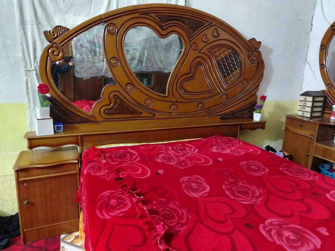 غرفة خشاب نظيفة للبيع.. الا تصال 
عنوان منطقة عكيل ربع فالح... ***********
سعر 500 وبيه مجال
