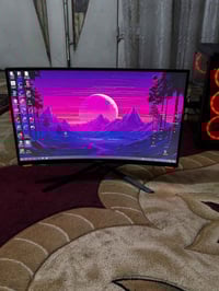 شاشة ٢٧ انج منحنية • 2K • ١٨٠ هرتز
