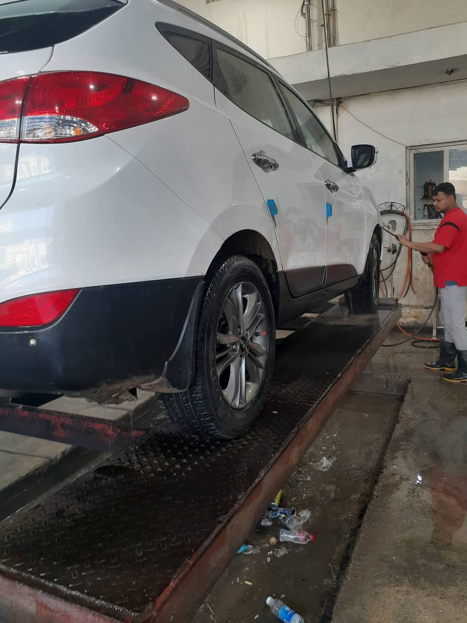 سلام عليكم توسان ١٥ خليجي للبيع السعر ١٥٠ كير محرك ٢٠٠٠ دوش  كفاله  تبريد قطعتين ماشيه ١٦٦ دك جرص السيارة با اسمي بيها باردات فقط تحويل مباشر العنوان بغداد الدورة الاتصال ***********
