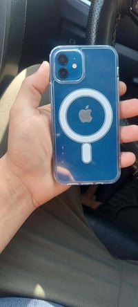 12 عادي ذاكرة 256 بطاريه 76 وتر بروف مكفول سعره 300 وبي مجال بسيط حك ا...