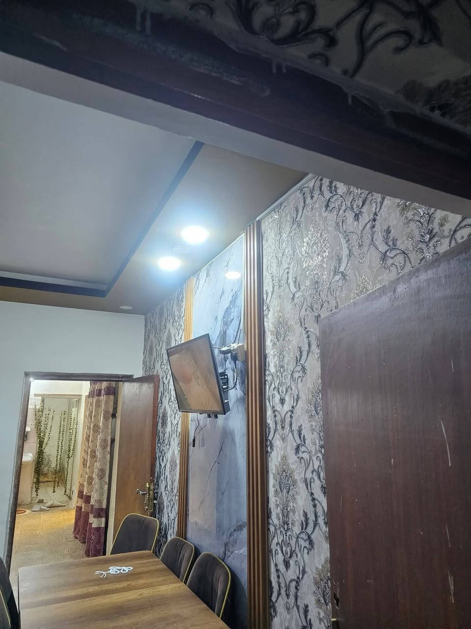 🏡  دار للبيع  🏡
                               
دار للبيع حي الضباط الثانية شارع 6 طابق واحد غرفتين 
                         
                       

  🌍 الموقع سامراء حي الضباط الثانيه 🏡🏡      
                   

  📐 المساحه  / 250  متر طابق بناء قديم ) 
                   
                 🏡 السعر 108 مليون وبيه مجال  🏡
                     

      ■■■■■■■■■■■■■■■■■■■■■■■■
           للإستفسار أكثر يمكنم التواصل عبر رقم الهاتف 
                ☎️ ( ***********)☎️  
        
  🙋‍♂️ مكتب السهل الاخضر للعقارات الضباط الثانيه
